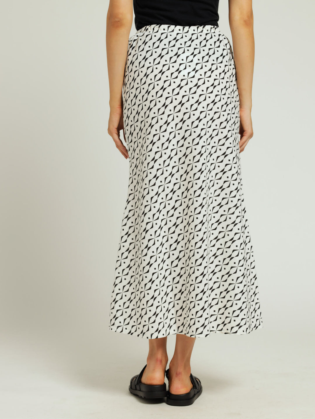 Pleated Bias Cut Linen Maxi Skirt - White/Black