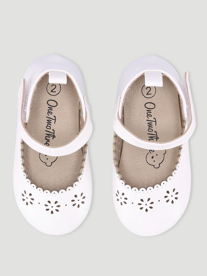 Babay Girls Flower Laser Cutting Pumps - White