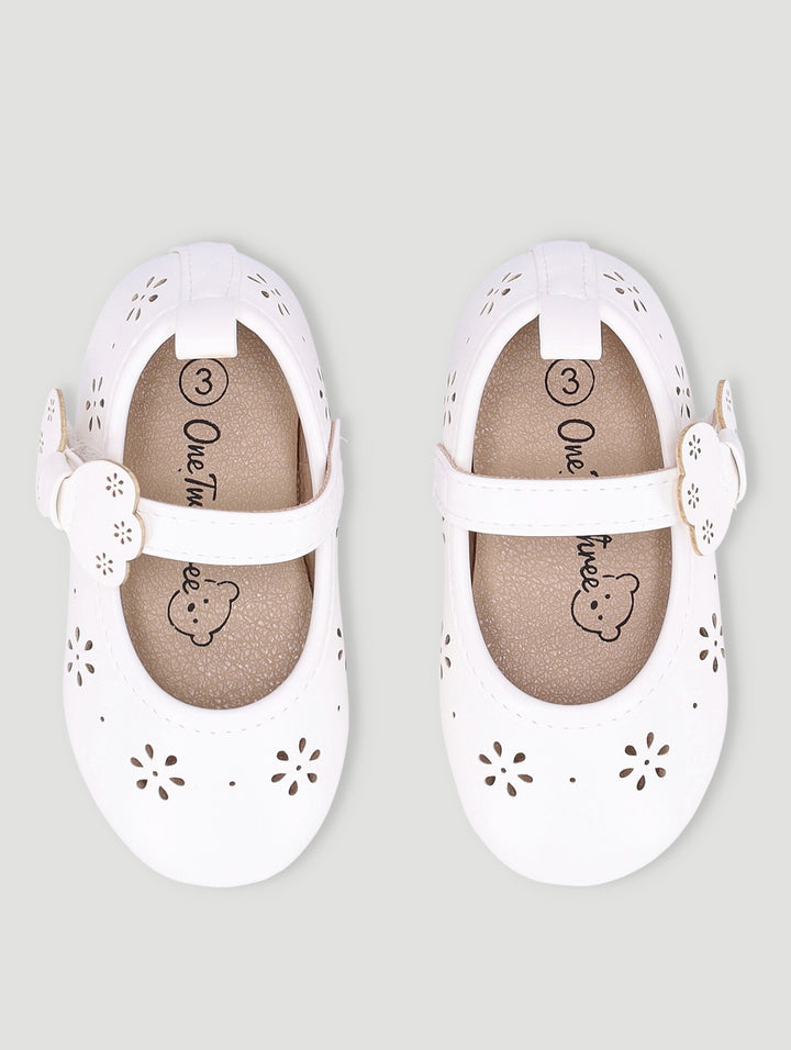 Baby Girls Bow Lazer Cut Pump - White