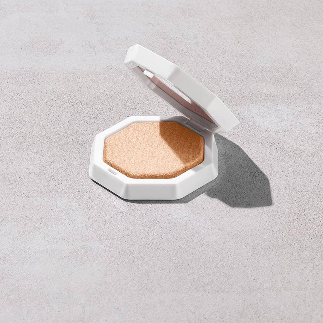 Demi'Glow Light-Diffusing Highlighter