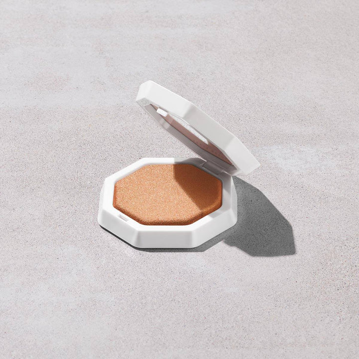 Demi'Glow Light-Diffusing Highlighter