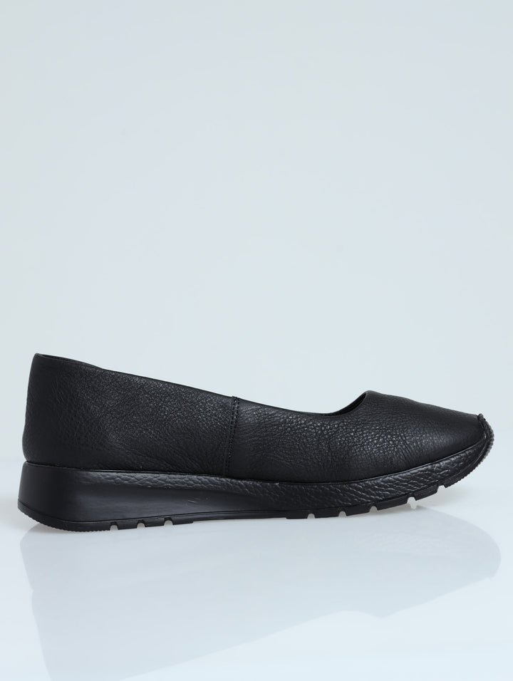 Round Toe Evox Sole Shoe - Black