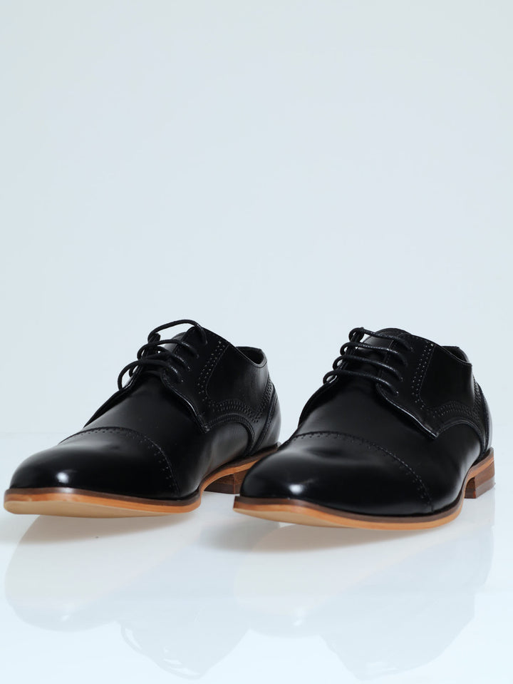 Lace Up Derby With Toe Cap And Stitching Detail - Black