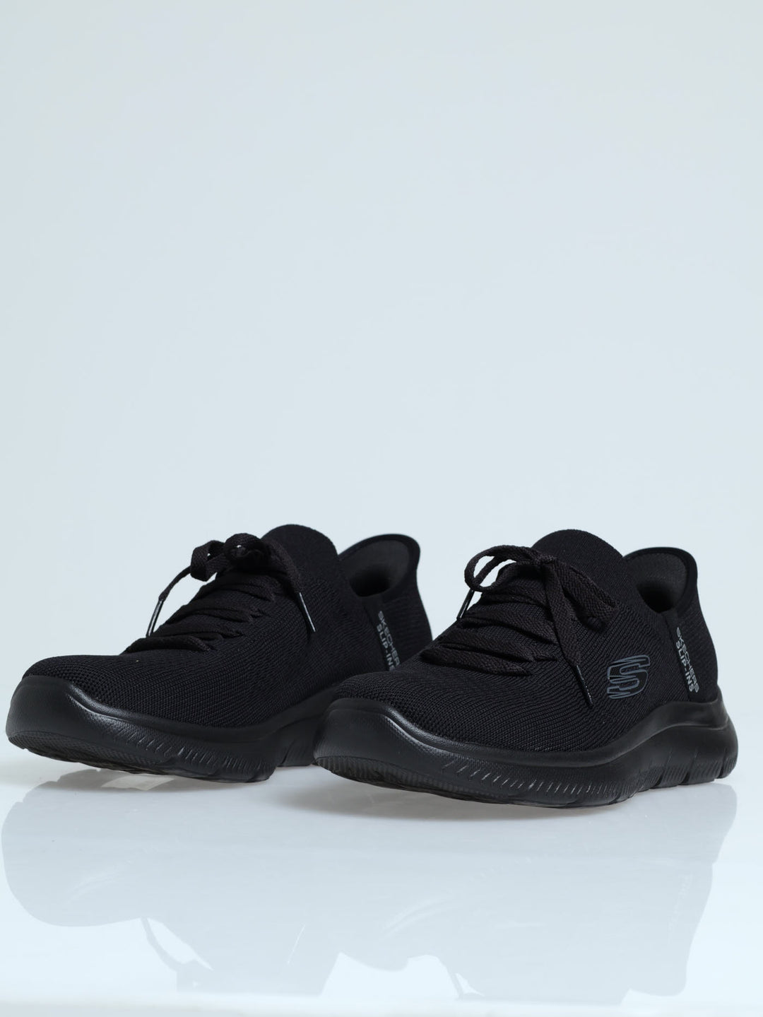 Summits Hands Free Slip On - Black