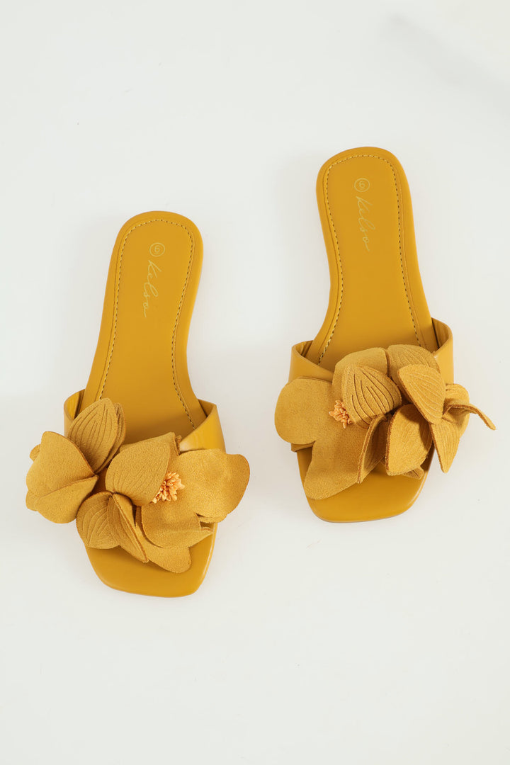 Flower Trim Sandal - Chartreuse