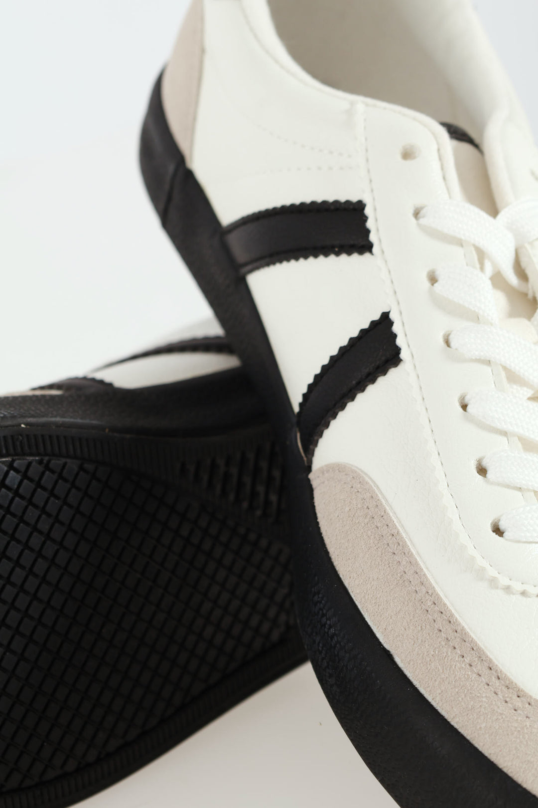 Suede Toe Insert Low Cut Sneaker - White