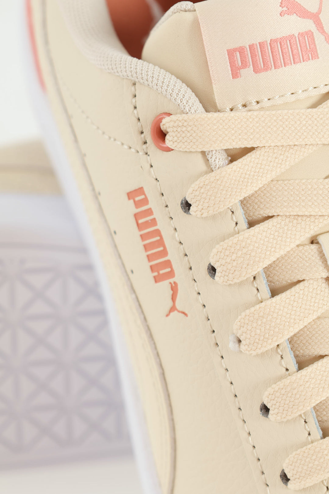 Vikky V3 Leather Sneaker - Beige