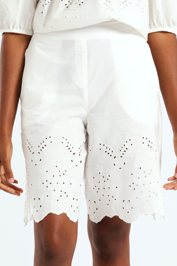 Pull On Flat Front Bermuda Shorts With Anglaise Hem - White