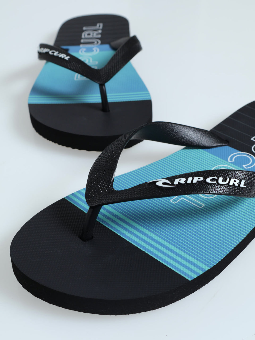 Breakers Bloom Printed Open Toe Flip Flop - Black/Blue