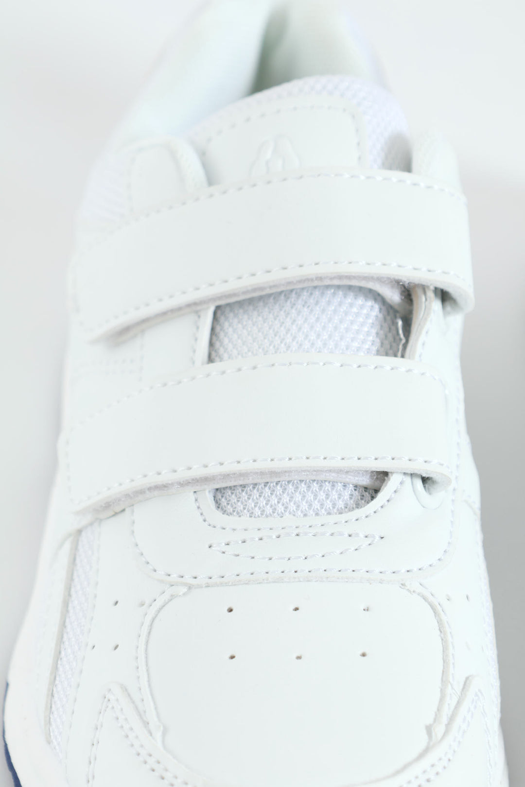 Pre-Boys Deuce Sneaker - White