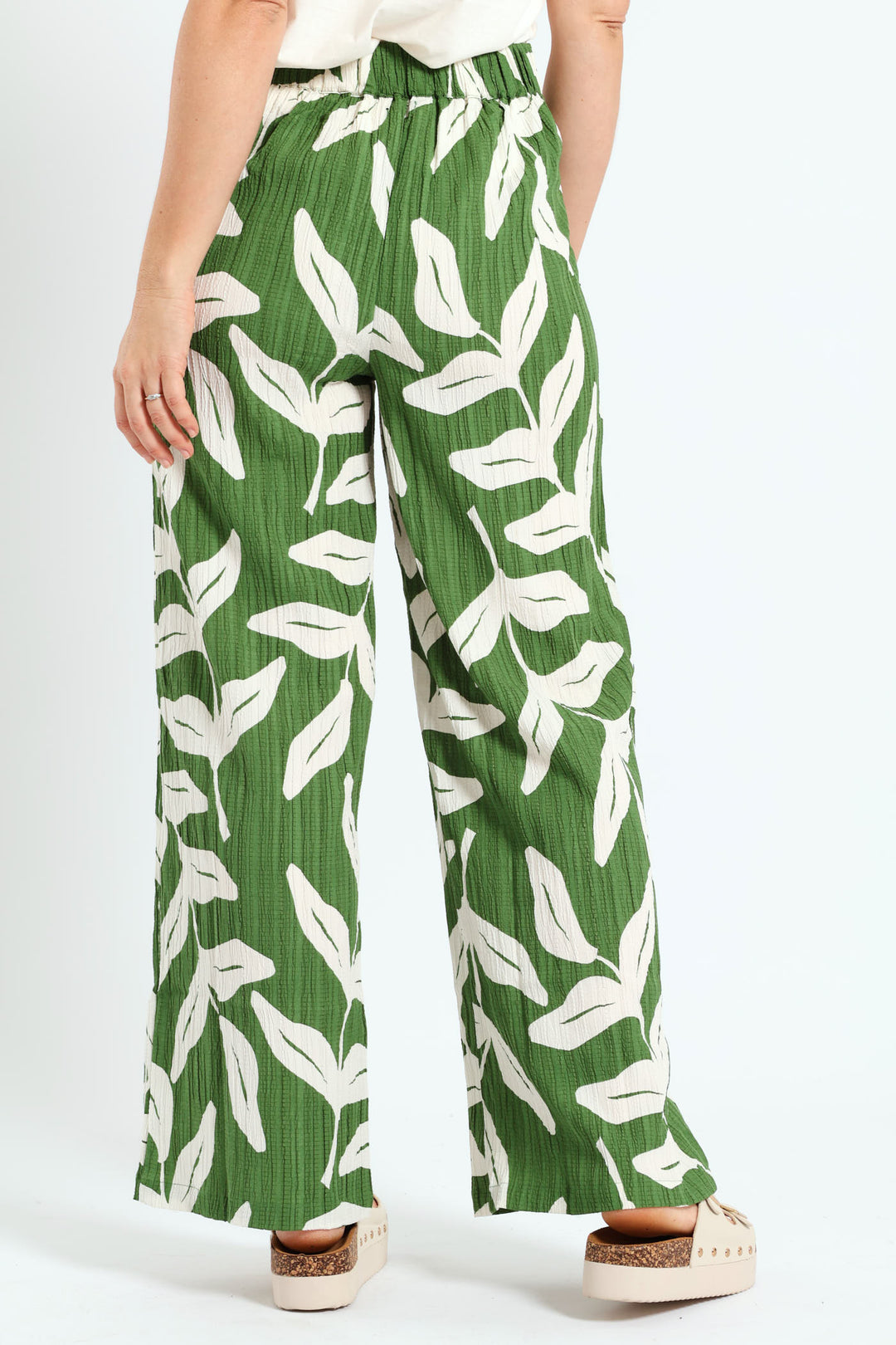 Textured Plisse Wideleg Pant - Green