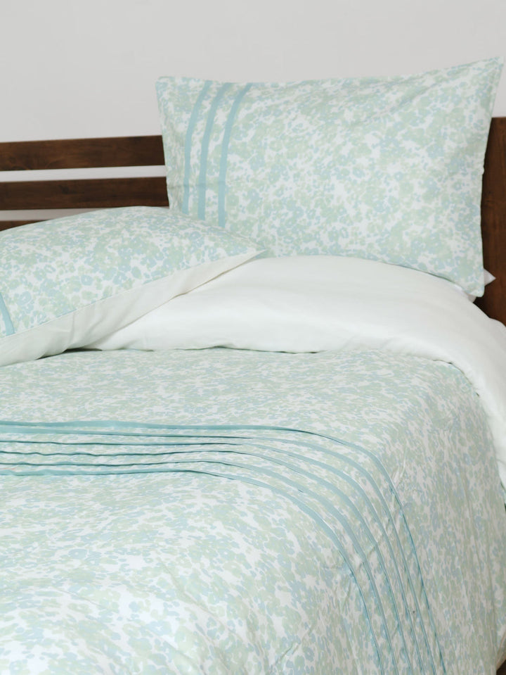 Leopard Surf Pleated Duvet - Seafoam