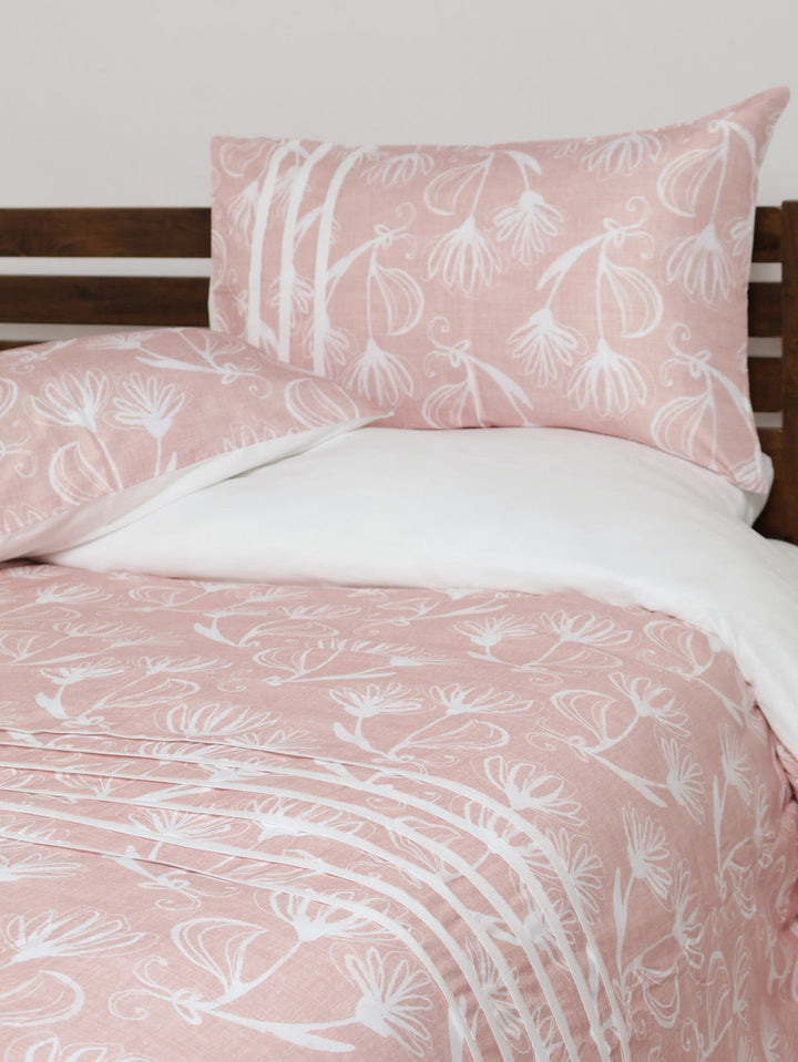 Cashmere Floral Pleated Duvet - Blush