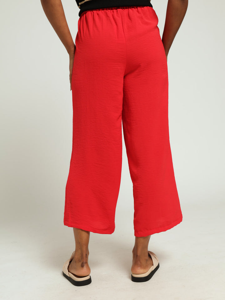 Pull On Pleat Front Wideleg Capri Pants - Red