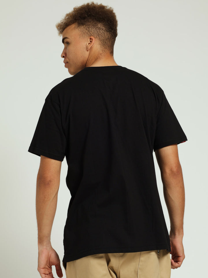 Verticle Print Tee - Black