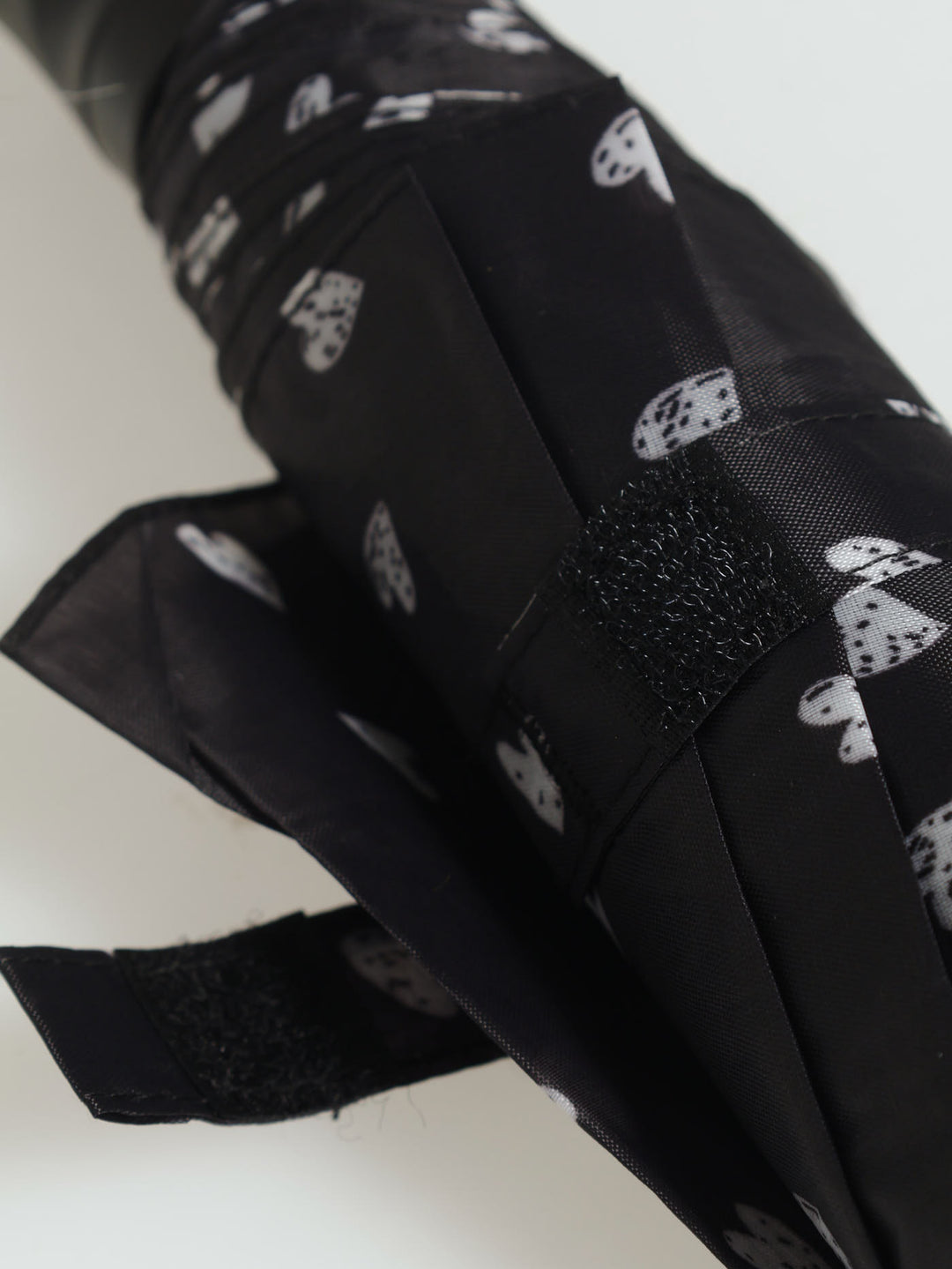 New Heart Printed Umbrella - Black/White