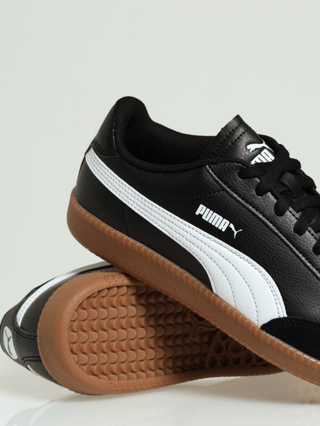 9-T T-Toe Gum Lace Up Sneaker - Black/White