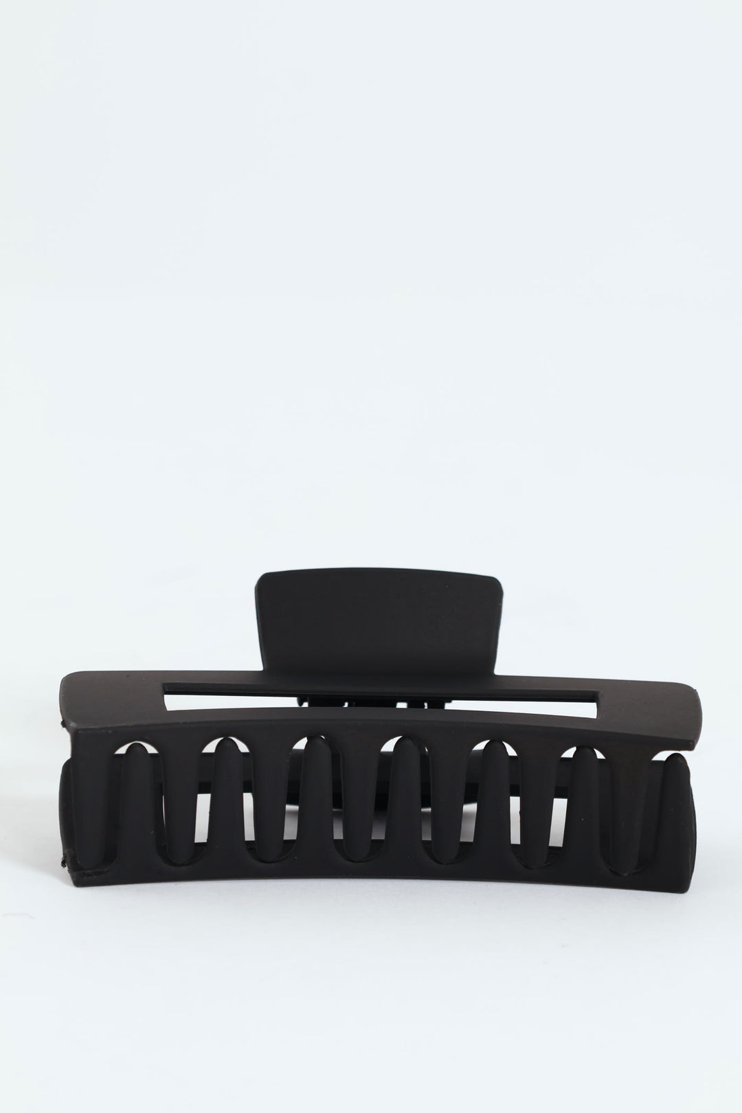 Cutout Matte Hair Clip - Black