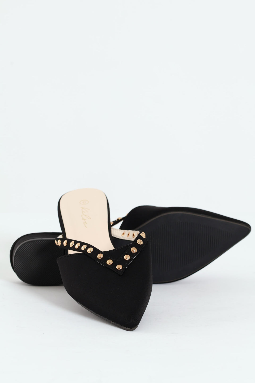 V Cut Pearl Push In Pointy Pump - Black