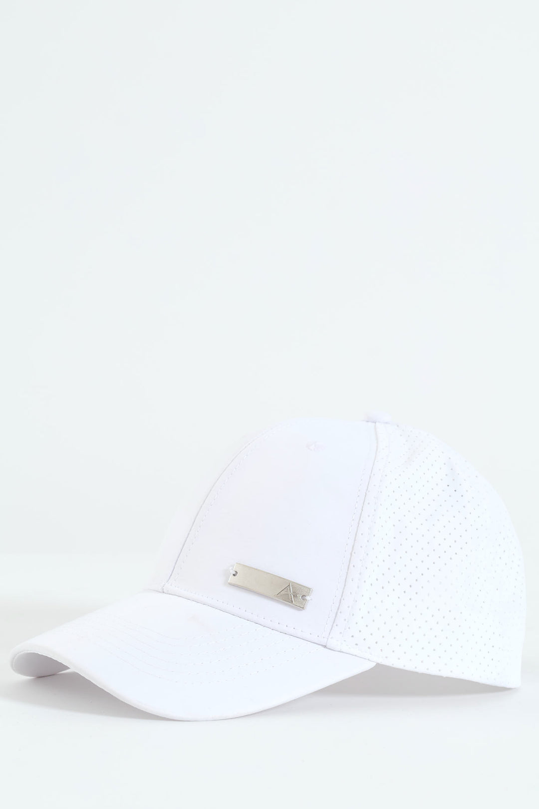 Runner Cap With Metal Ingot - White