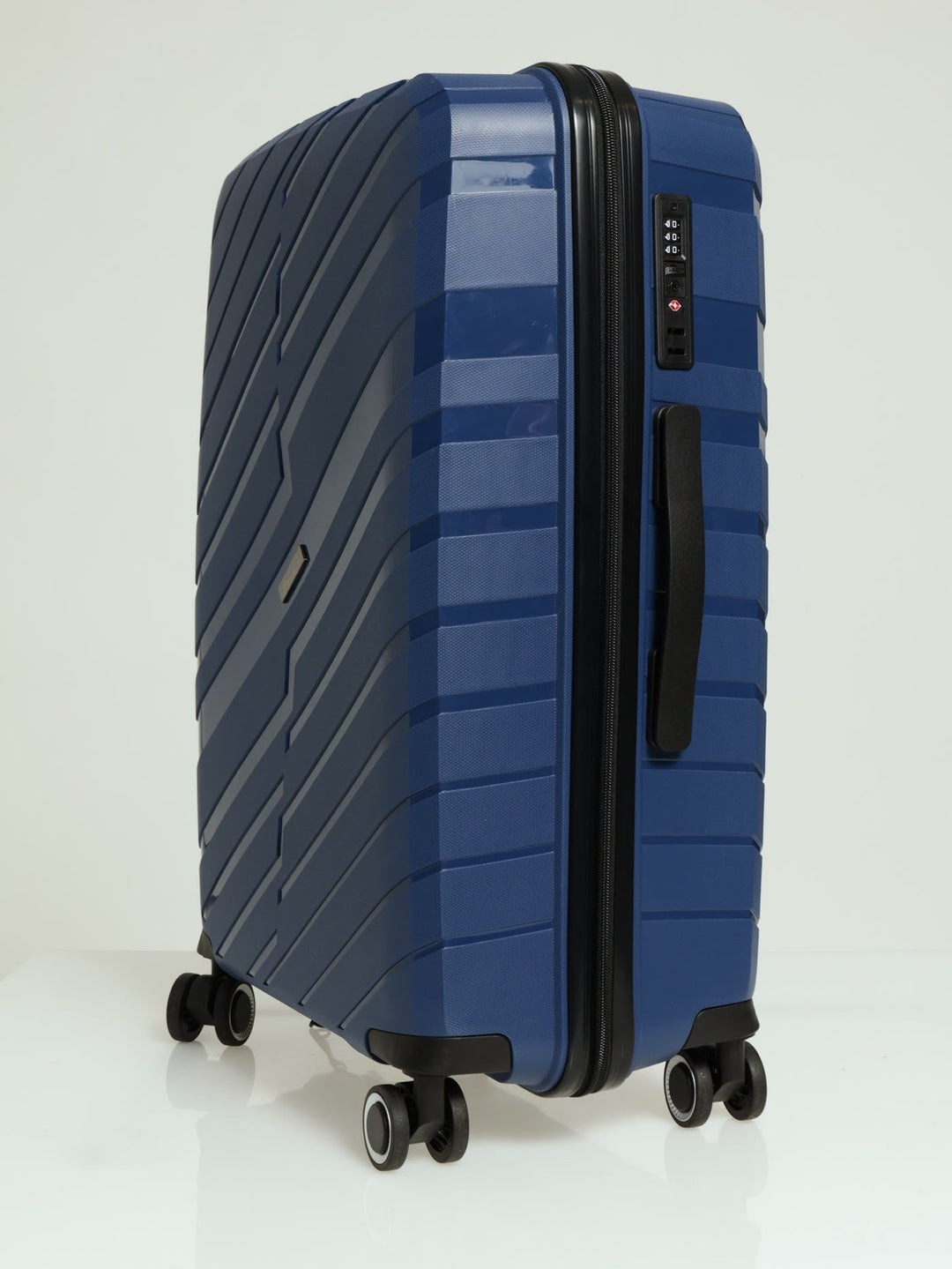 Java 4-Wheel Spinner Luggage - Navy