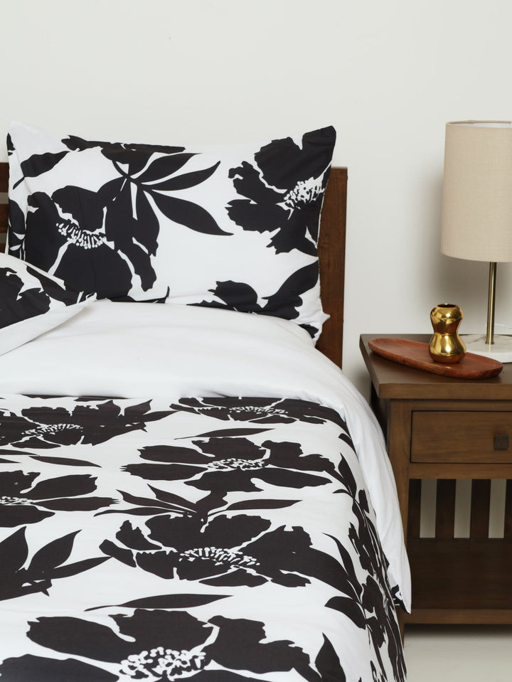 Floral Duvet - Black