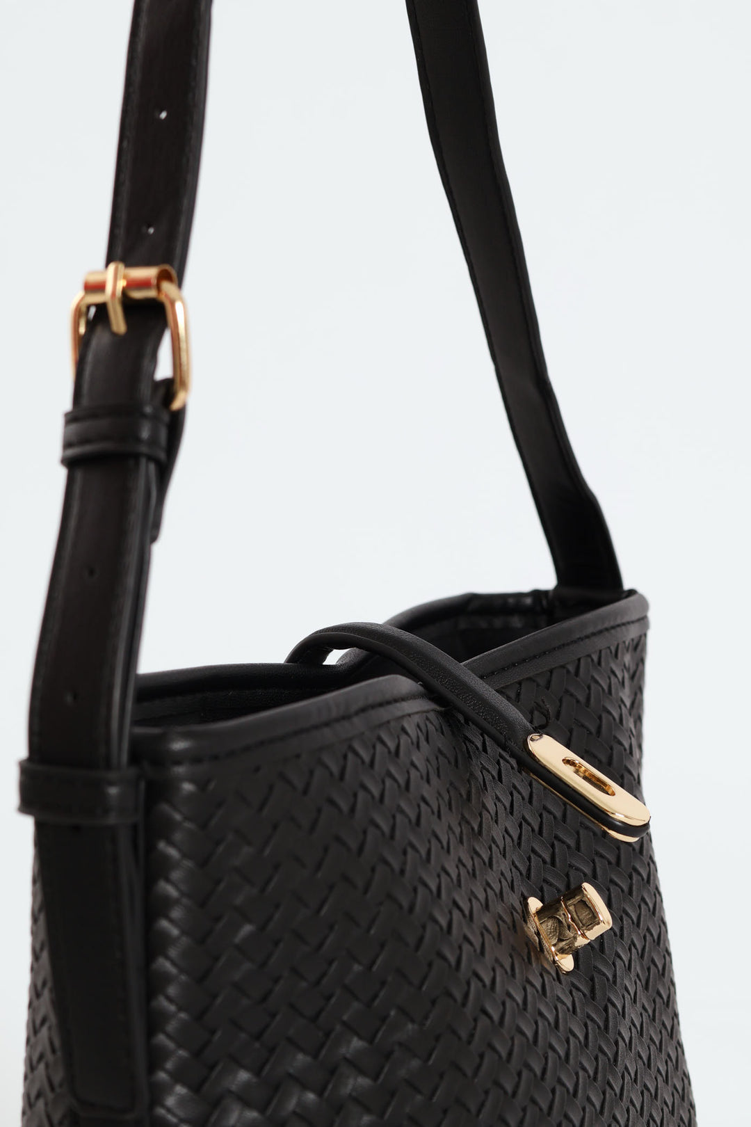 Weave Gold Clasp Bucket Bag - Black