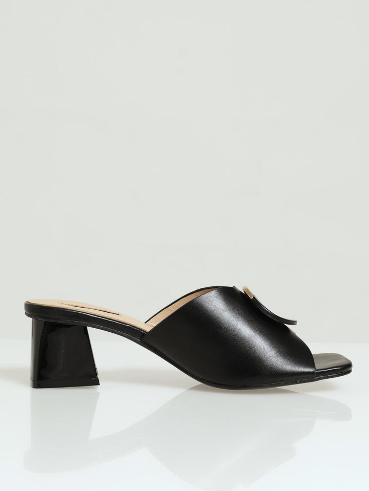 Wide Vamp Heel With Circle Trim - Black