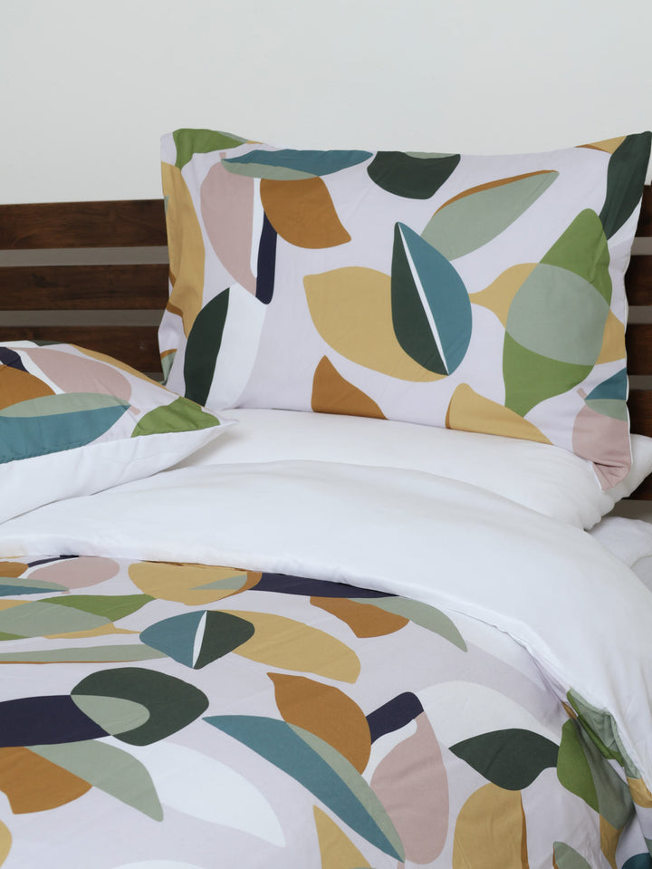 Silhouette Leaf Duvet - Green