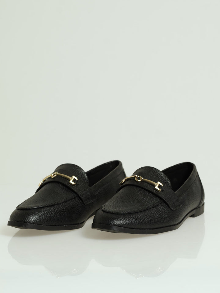 Pebble Grain Loafer With Metal Trim -Black