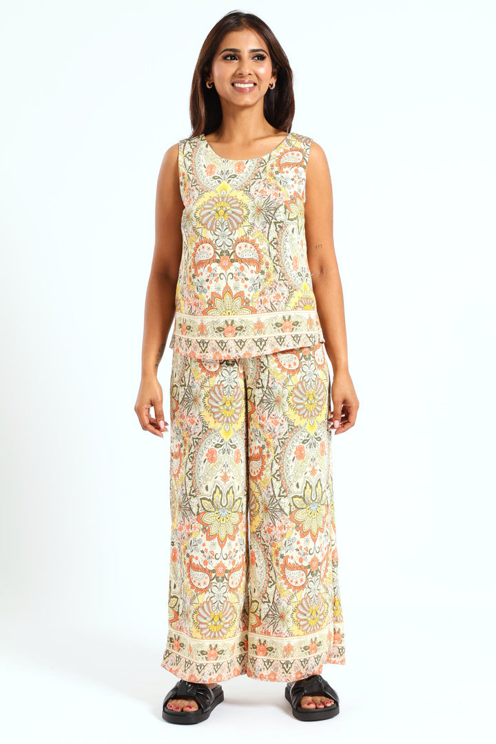 Printed Pullon Capri Pants With Border - Multi