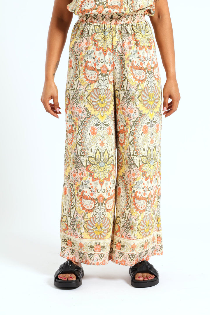 Printed Pullon Capri Pants With Border - Multi