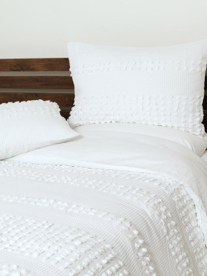 Tufted Dot White Duvet Set