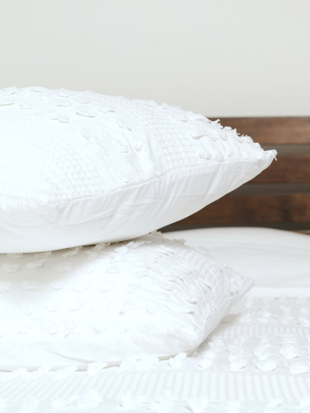 Tufted Dot White Duvet Set