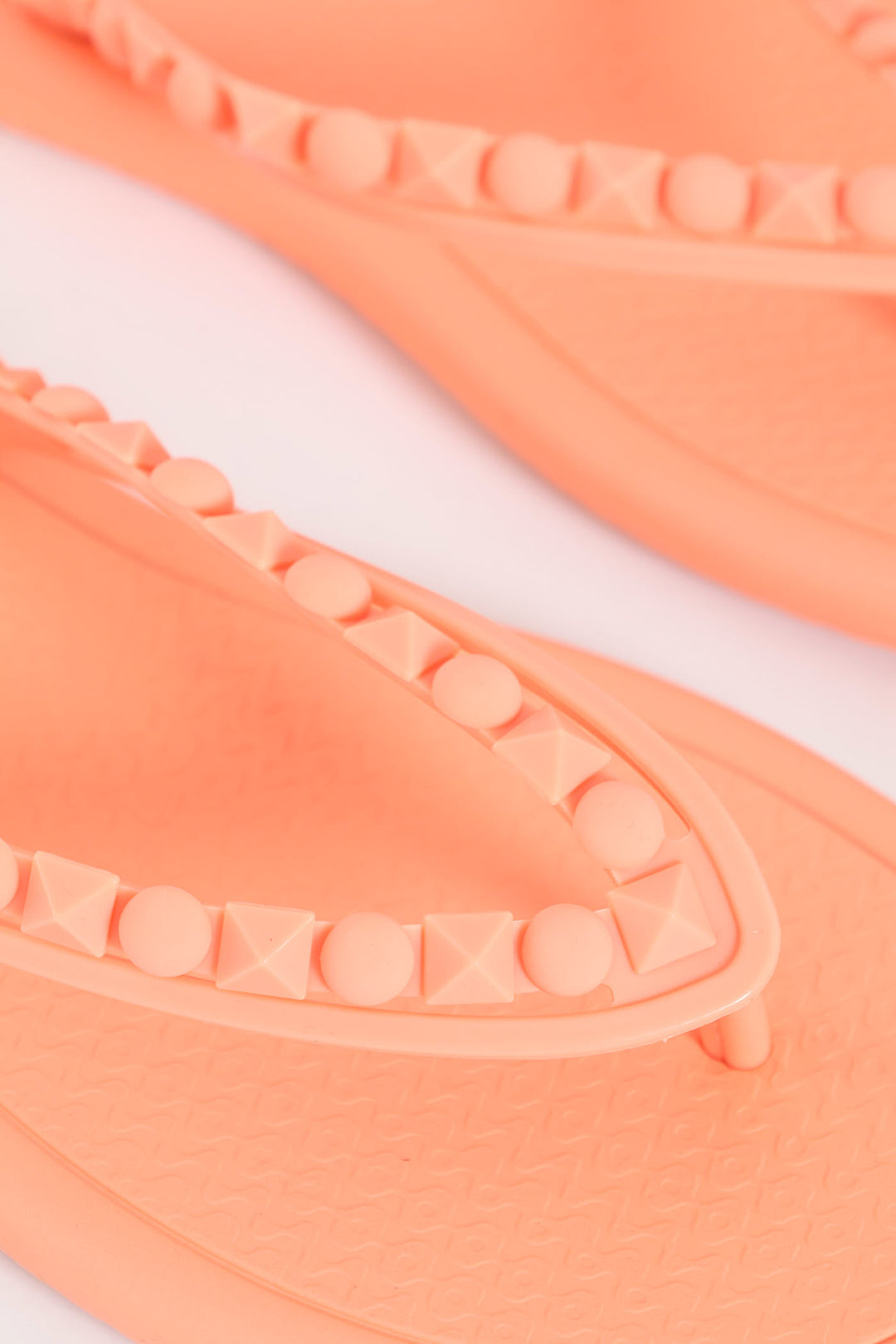 Shakira Meu Sol Thong Sandal - Peach