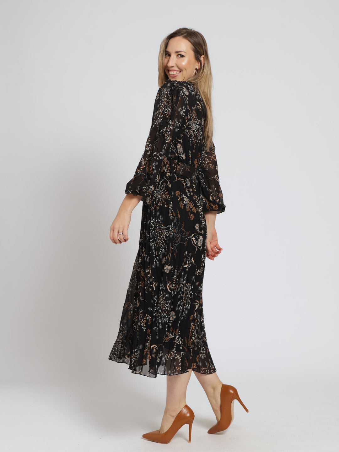 V-Neck Belted Pleated Frill Sleeve Maxi Dress - Black