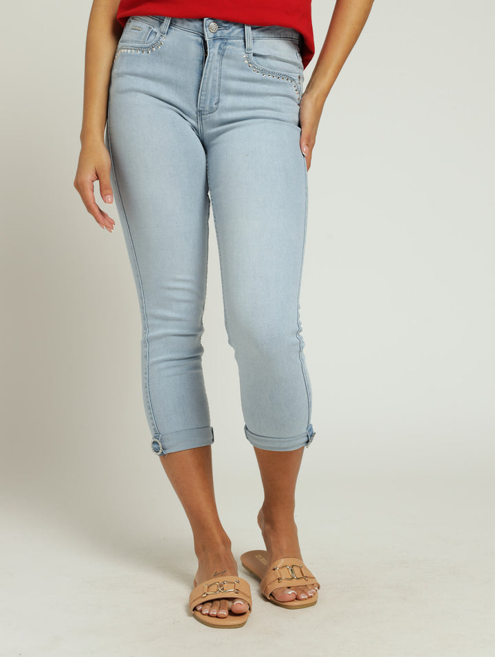 Mid Waist Capri With Pocket And Hem Detail Jeans - Light Wash