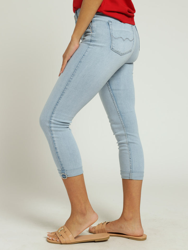 Mid Waist Capri With Pocket And Hem Detail Jeans - Light Wash