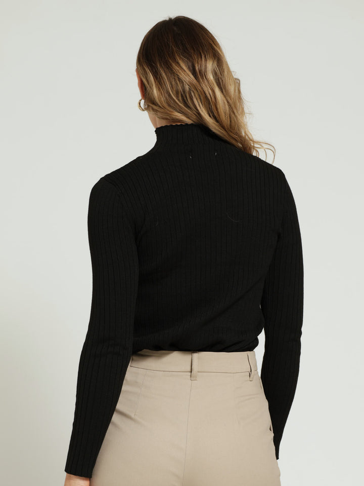 Ribbed Turtleneck With Diamond Design - Black