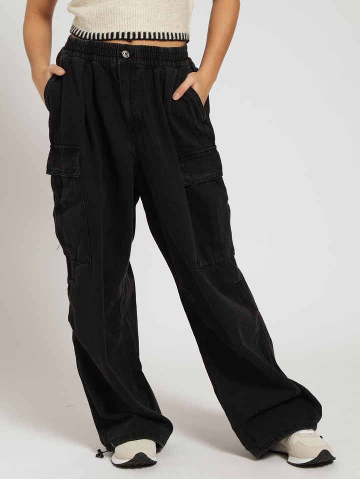 Super Baggy Cargo Jean - Black