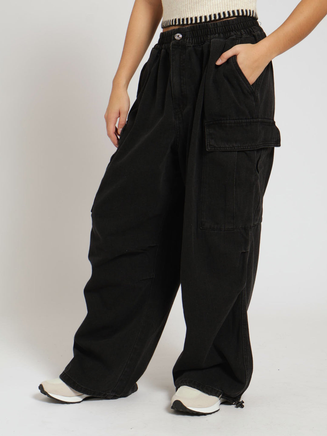 Super Baggy Cargo Jean - Black