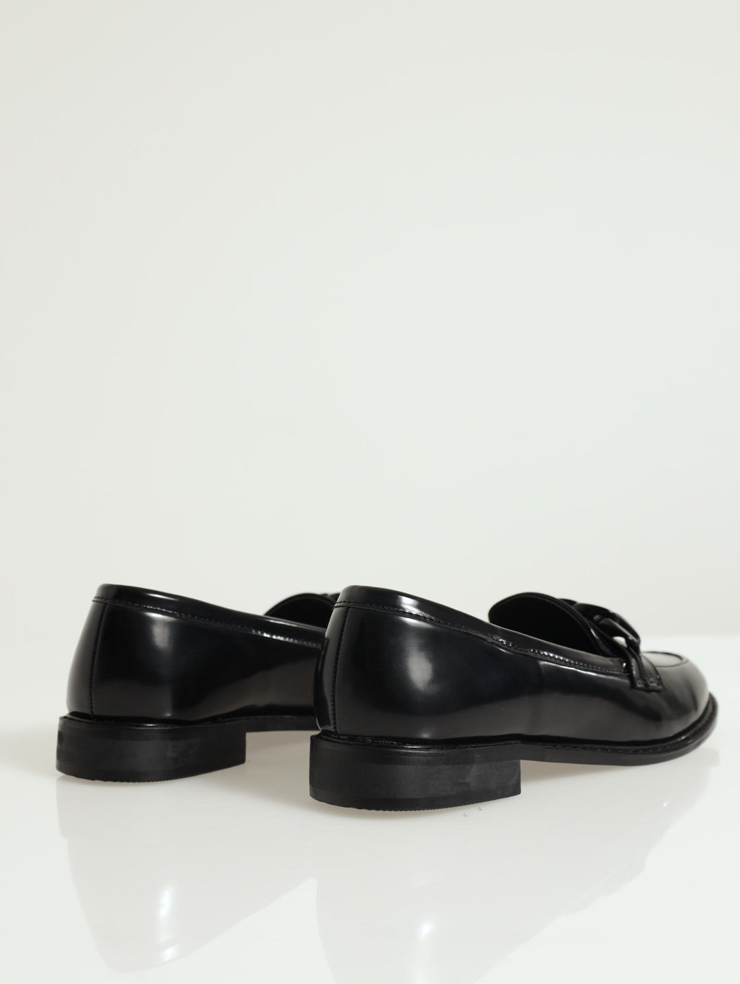 Loafer With Self-Colour Chain - Black