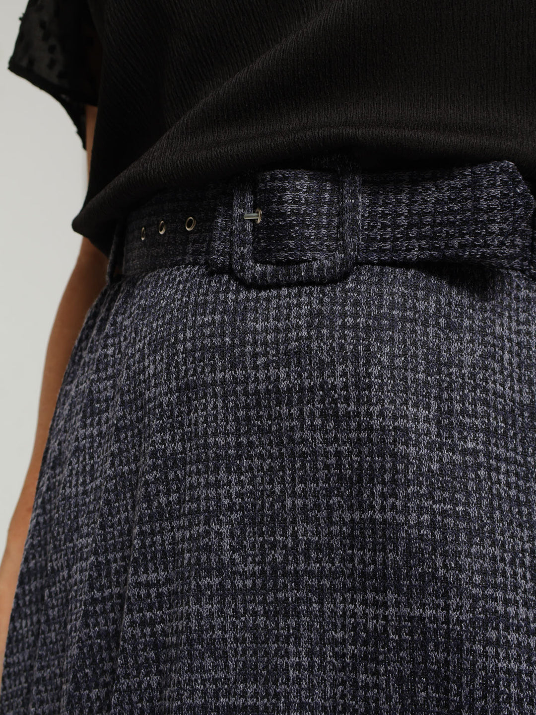 Pleated Textured Knit Skirt With Belt - Navy