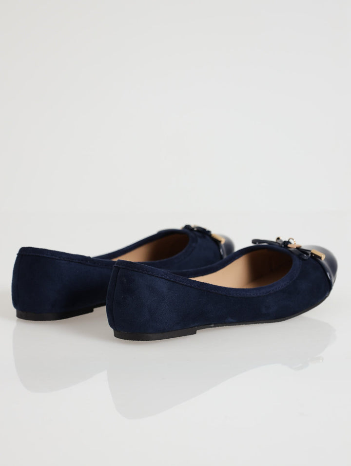 Round Toe Pump With Thin Bow And Charm - Navy