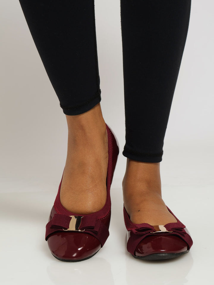 Elasticated Pump With Metal & Petersham Bow - Berry