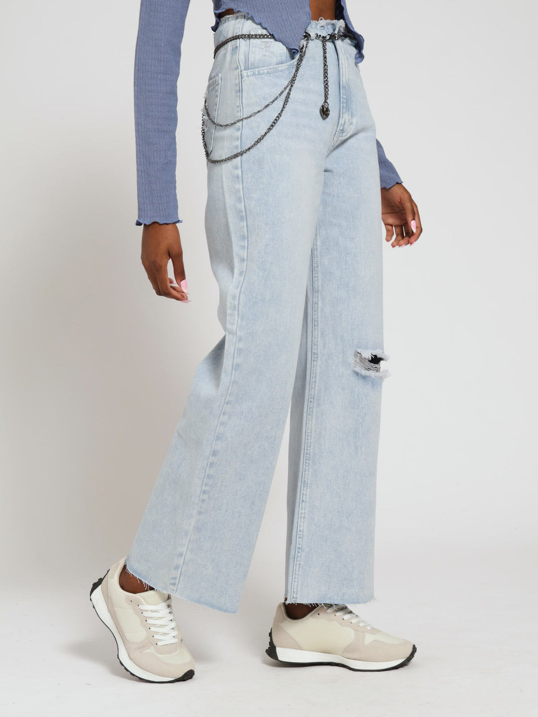 Fray Waist Chain Belt 90's Fit Jean - Bleach