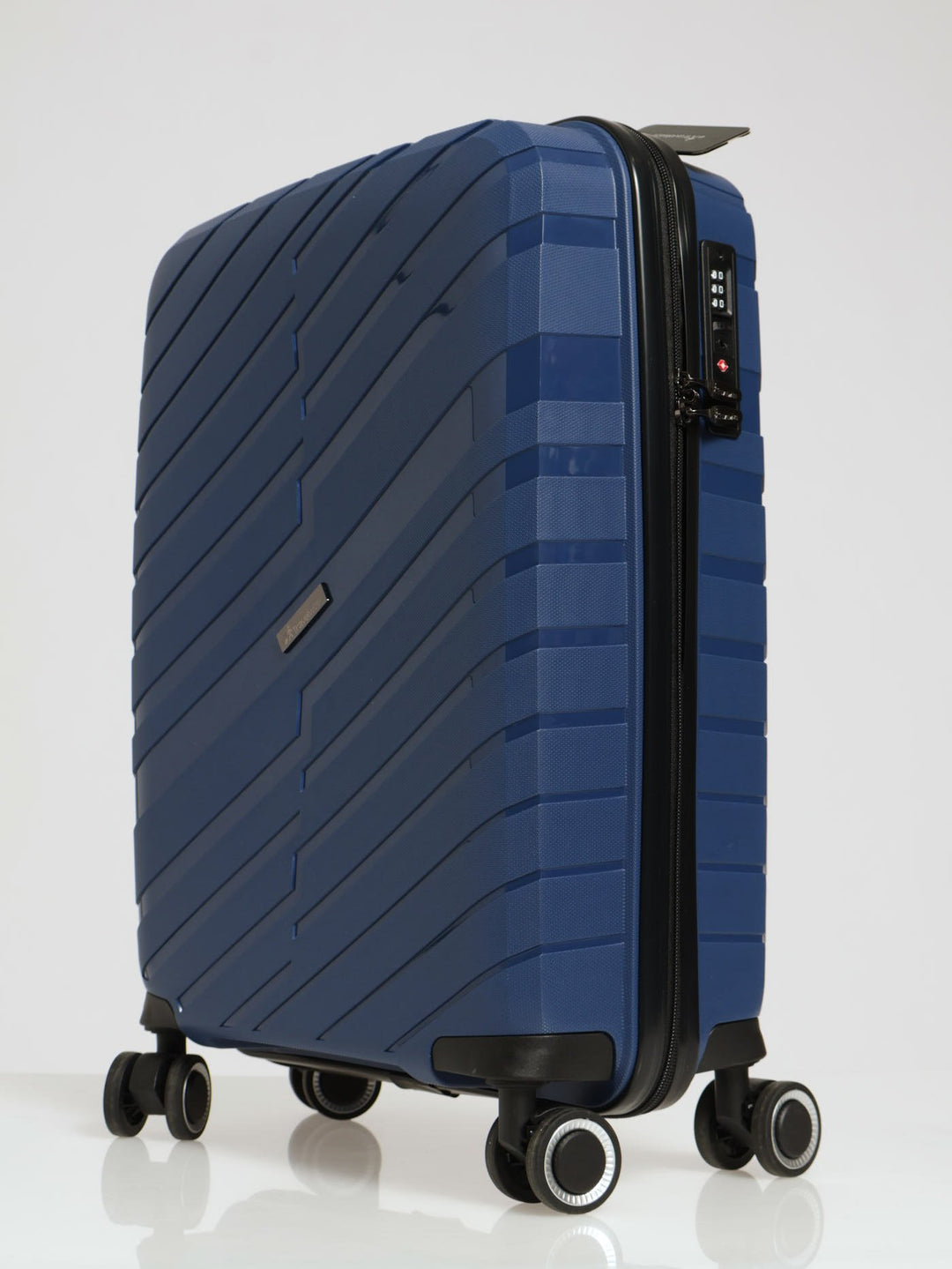 Java 4-Wheel Spinner Luggage - Navy