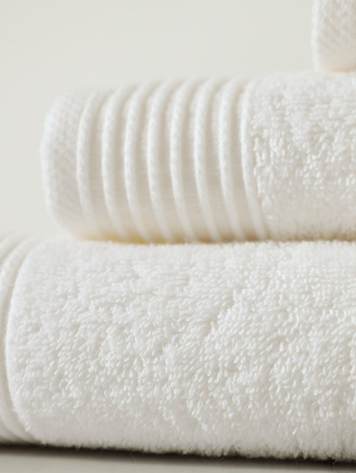 Ripple Border Signature Towels - White