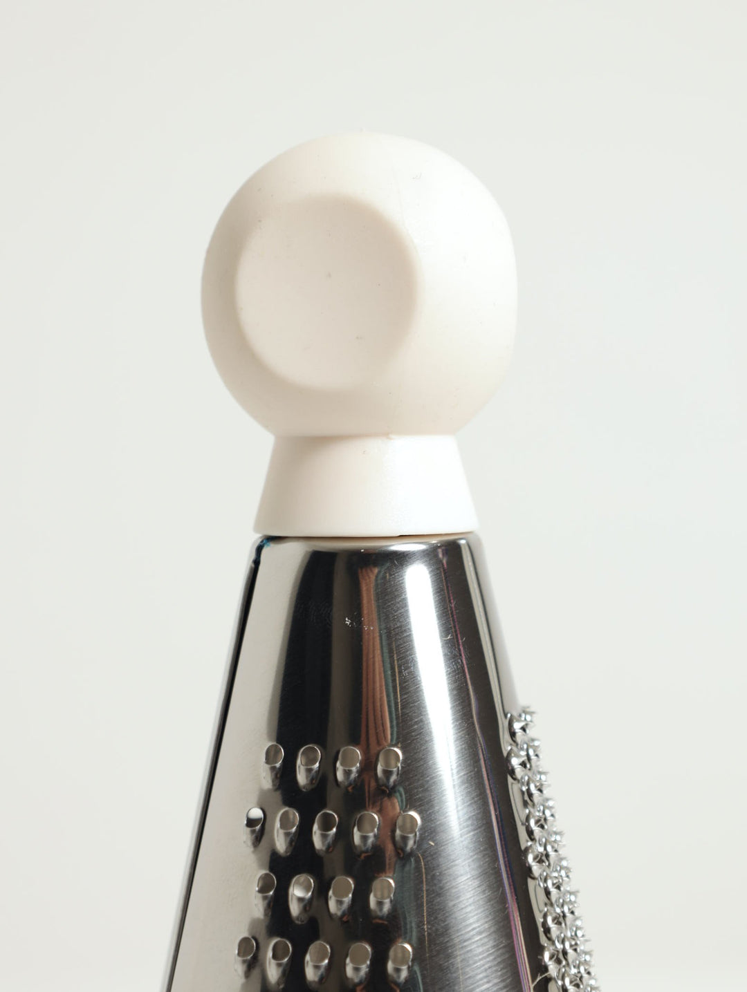 CONE SHAPED GRATER - CREAM