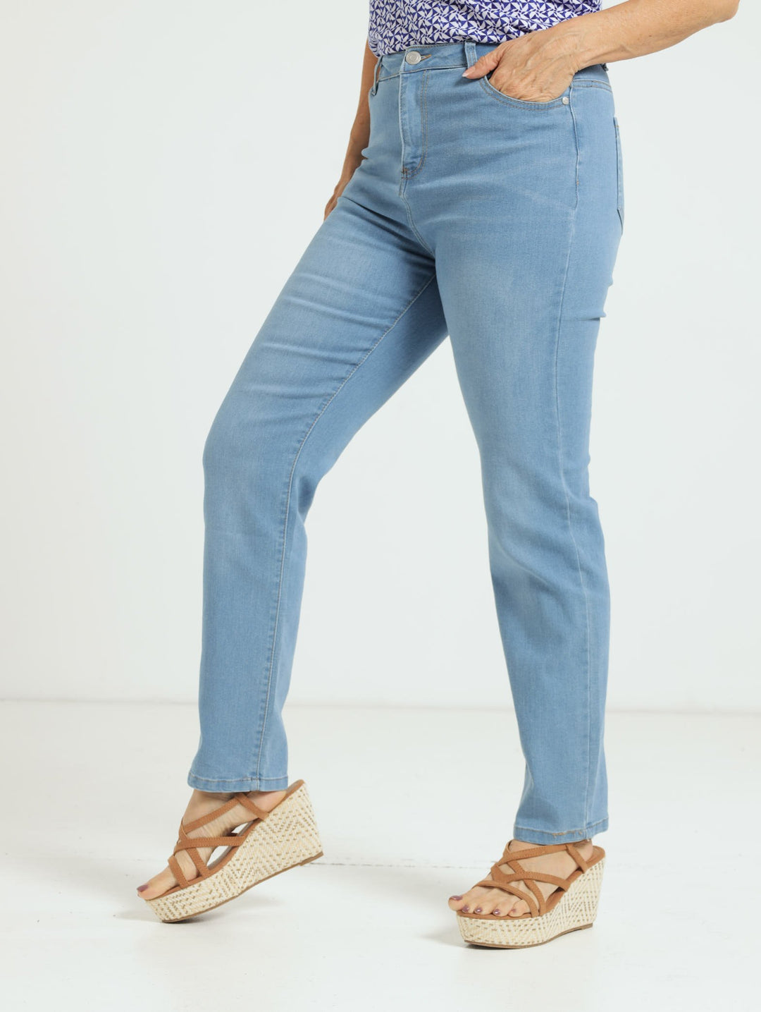 Straight Leg Denim Jeans - Light Wash